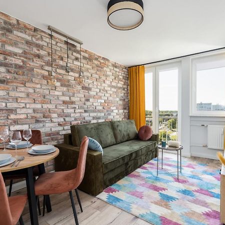 Stylish Apartment Near Wroclavia For 4 Guests By Noclegi Renters Wrocław Kültér fotó