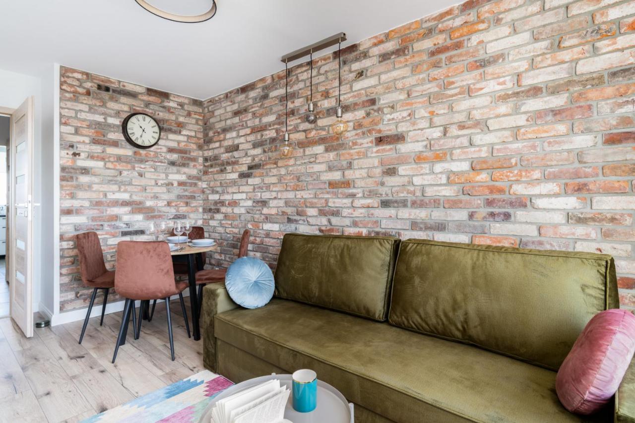 Stylish Apartment Near Wroclavia For 4 Guests By Noclegi Renters Wrocław Kültér fotó