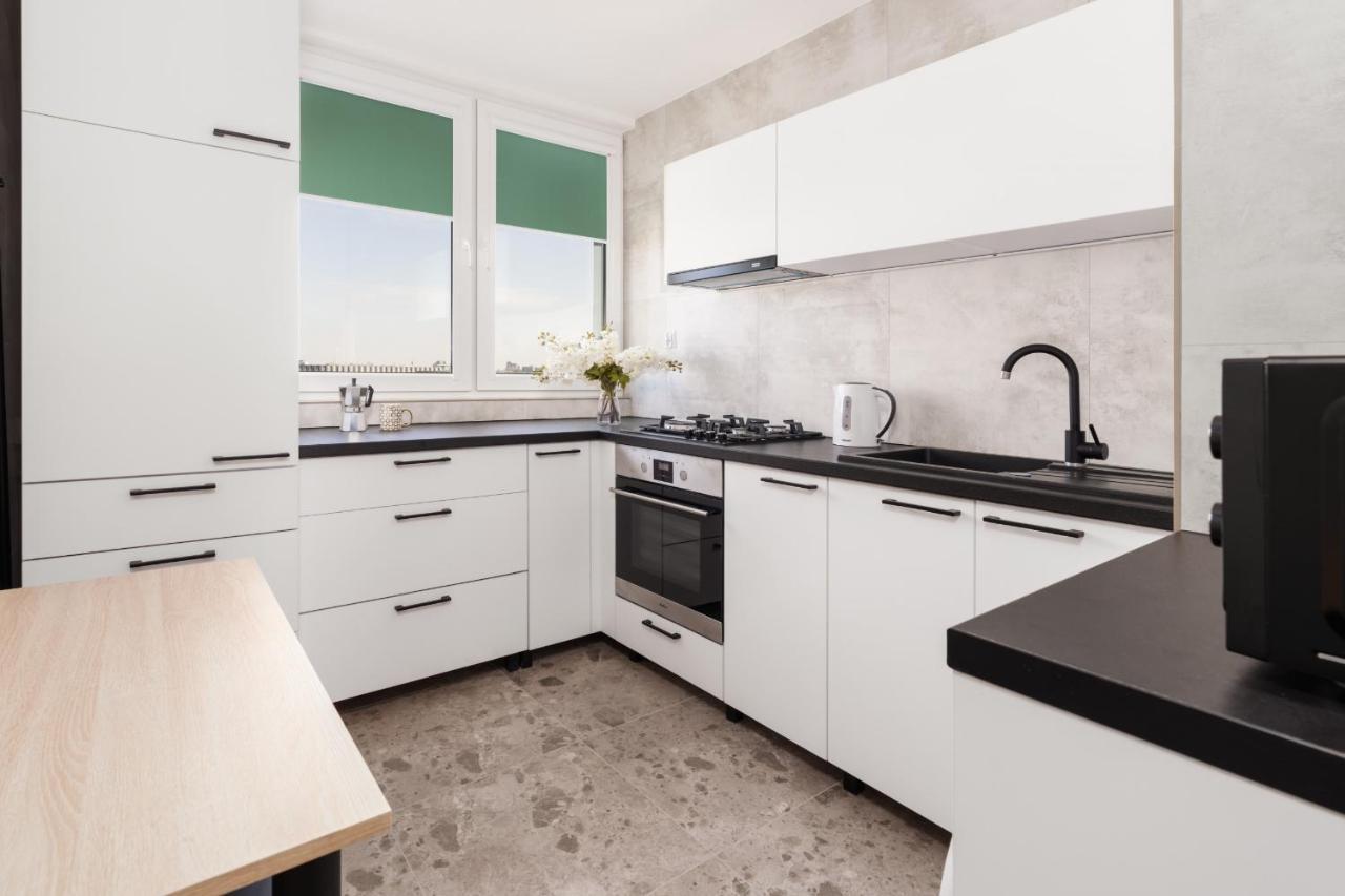 Stylish Apartment Near Wroclavia For 4 Guests By Noclegi Renters Wrocław Kültér fotó